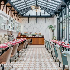 Joyce - Astotel Hotel Paris